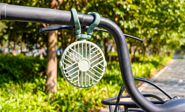 À vélo